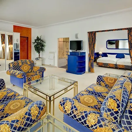 Hotel La Strada 4*