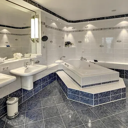 Hotel La Strada 4*