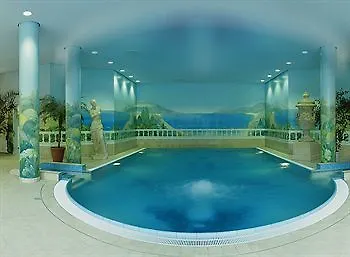 La Strada Hotel