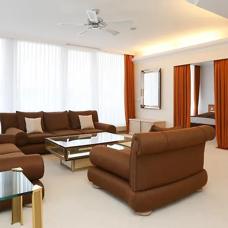 Hotel La Strada 4*