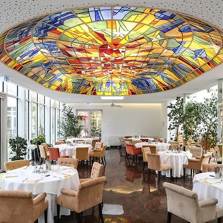 Hotel La Strada 4*