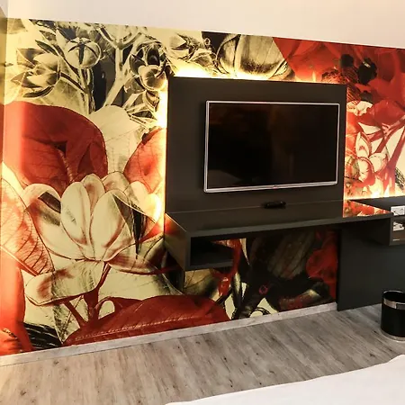 La Strada Hotel 4*